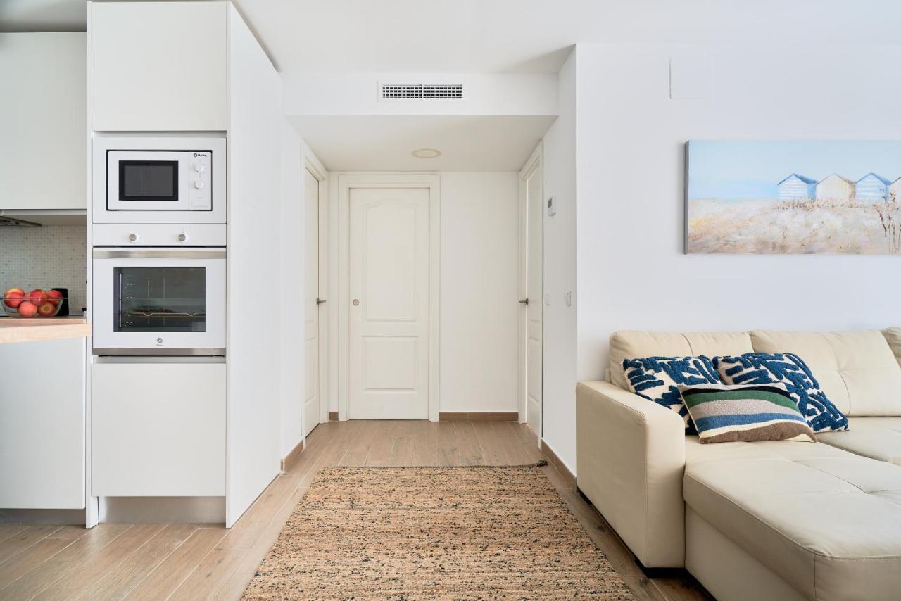 Apartamento En Primera Linea De Playa En La Malagueta Malaga Exterior photo