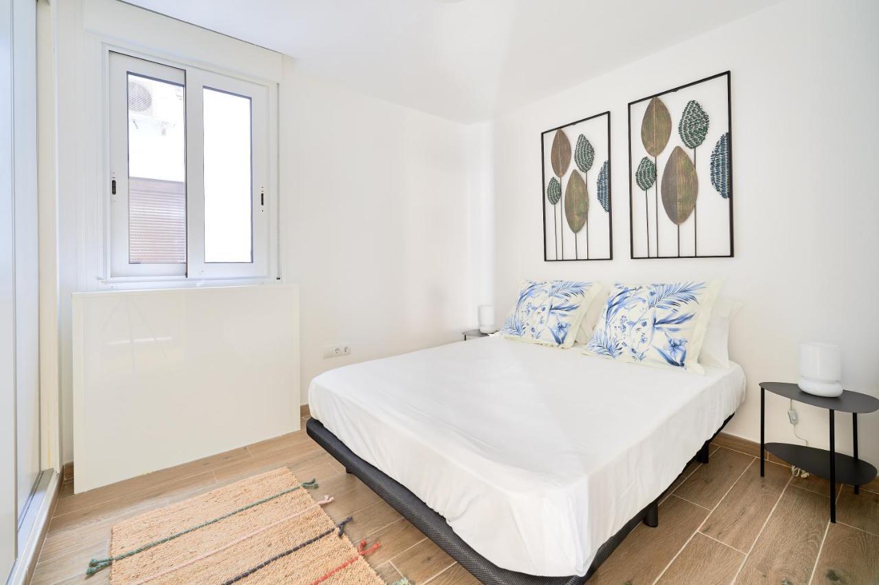 Apartamento En Primera Linea De Playa En La Malagueta Malaga Exterior photo