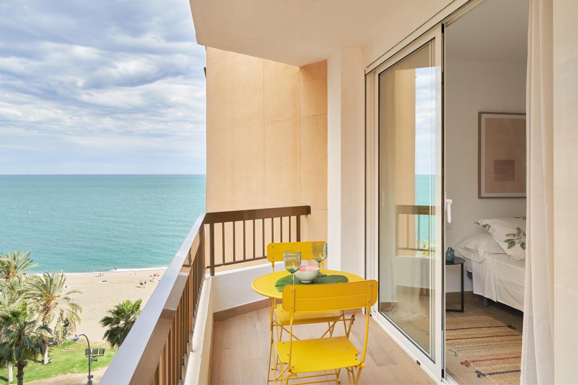 Apartamento En Primera Linea De Playa En La Malagueta Malaga Exterior photo